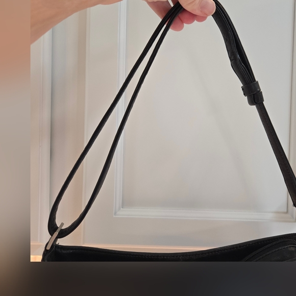 Kenneth Cole Black Leather Shoulder Bag - Picture 9 of 14